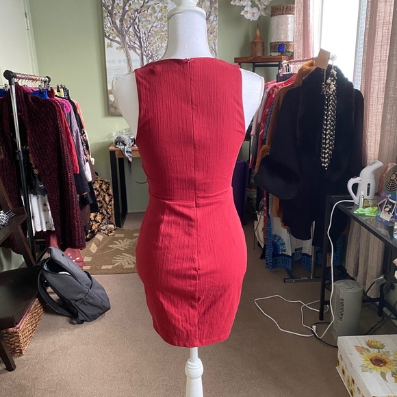 Dress - Picture 3 of 4